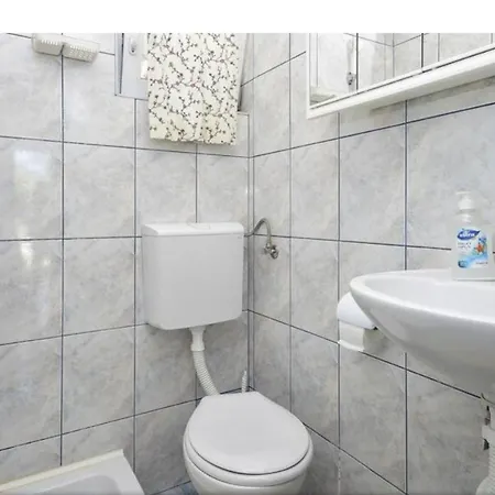 Studio Apartman Mira *